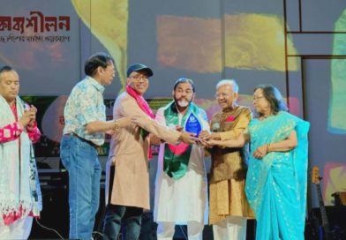 সাহিত্য পুরস্কার পেয়েছেন ড: মুহম্মদ জাফর ইকবাল তিনদিনব্যাপি বঙ্গবন্ধু আন্তর্জাতিক বইমেলা সম্পন্ন